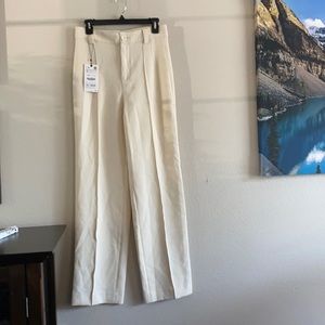 Beautiful cream pants, perfect for a night out!